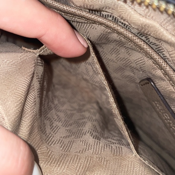 Michael kors purse - Picture 4 of 5